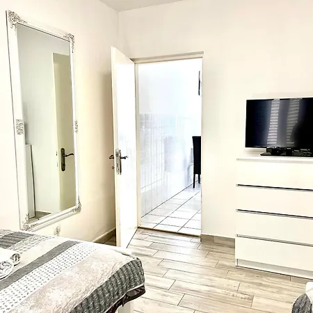 Monica Apartman *