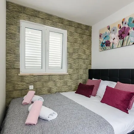 Monica Дубровник